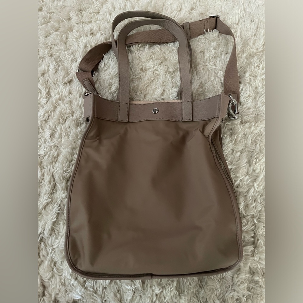 Lululemon tan bag